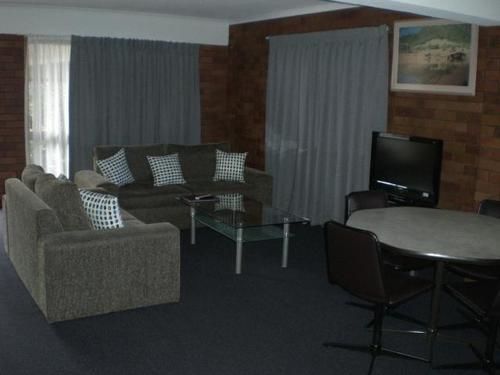 توومبا Whiteoaks Motel & Lodges المظهر الخارجي الصورة